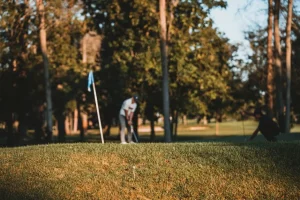 Stewart Cink leads Bernhard Langer, who beats his age by 3, at Champions finale